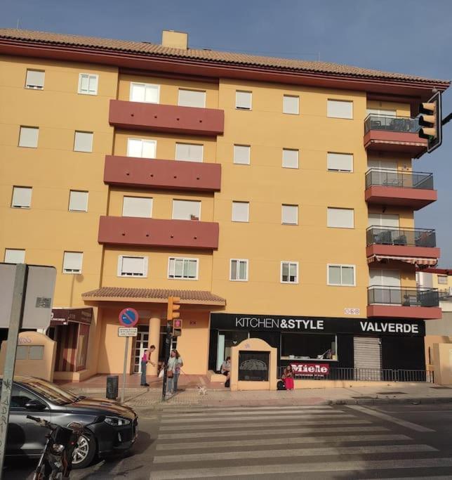 Apartamento Renovado En El Centro De Benalmádena Exterior foto